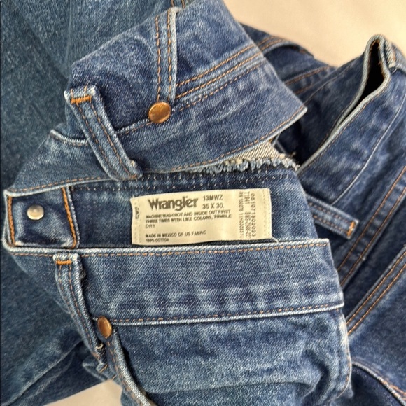 Wrangler Classic Blue Straight Jeans with Durable Denim - Picture 7 of 8